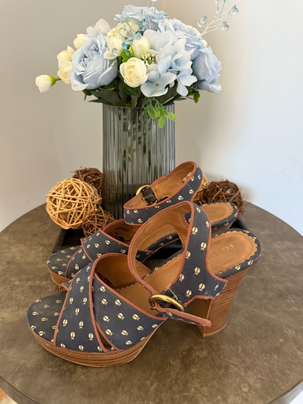 Fossil Navy Patterned Platform Slingback Heels with Brown Trim - Picture 3 of 6
